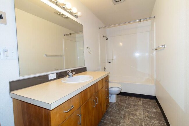 Building Photo - Downtown Living Starts At Lair Hill. 1 Bedroom 1 Bathroom Apartment Home Ready Now