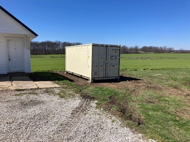 Building Photo - 2 Bedroom Home in the Country