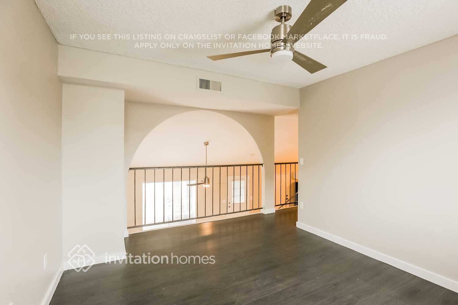 Building Photo - 1712 W Bentrup Ct