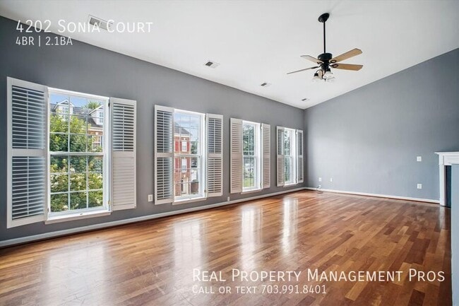 Building Photo - 4202 Sonia Ct