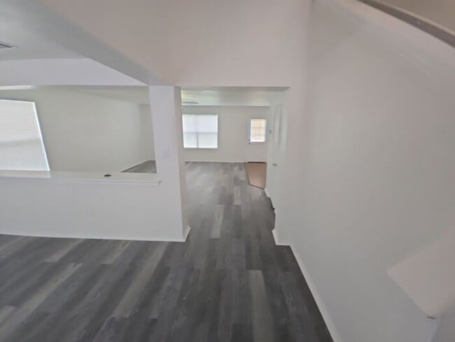 Building Photo - Spacious 4-Bedroom Home with Large Backyar...