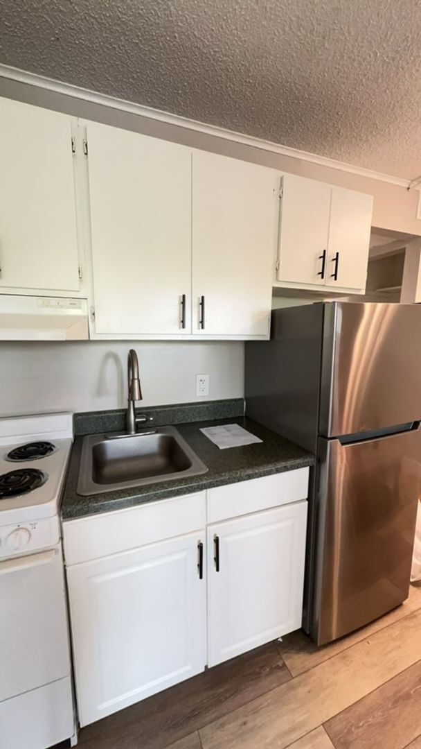 Building Photo - University Towers- FURNISHED 1bd/1ba Apartment #516 ready for you in FALL 2026! $1300 per month