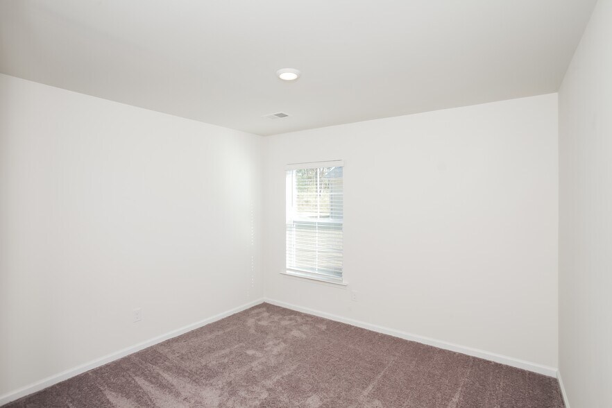 Building Photo - 1302 Gardner St