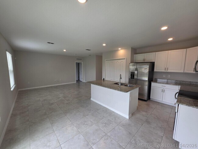 Building Photo - 2037 SW McAllister Ln