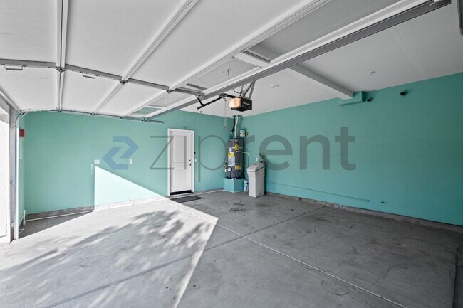 Building Photo - 2060 Salice Wy