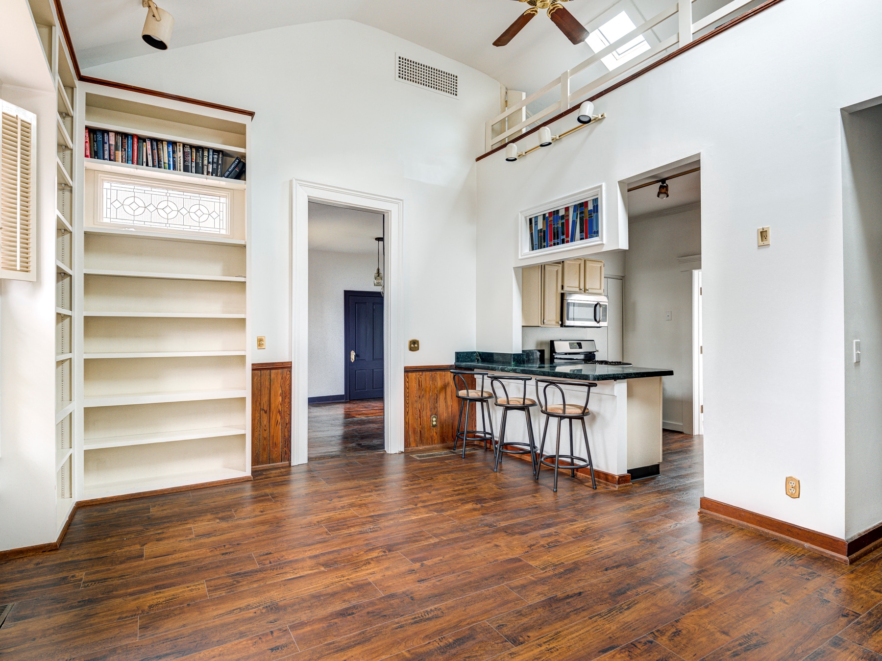 Building Photo - 321 N Park Ave