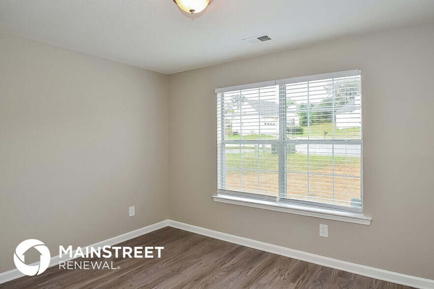 Building Photo - 1367 Camrose Ct