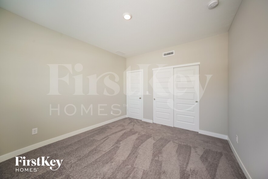 Building Photo - 2285 S Bingham Pl