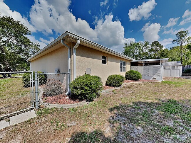 Building Photo - 3408 Montano Ave