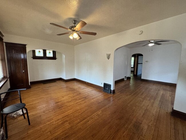 Building Photo - 5741 Floy Ave