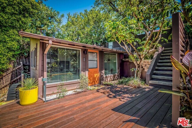 Building Photo - 3601 Berry Dr