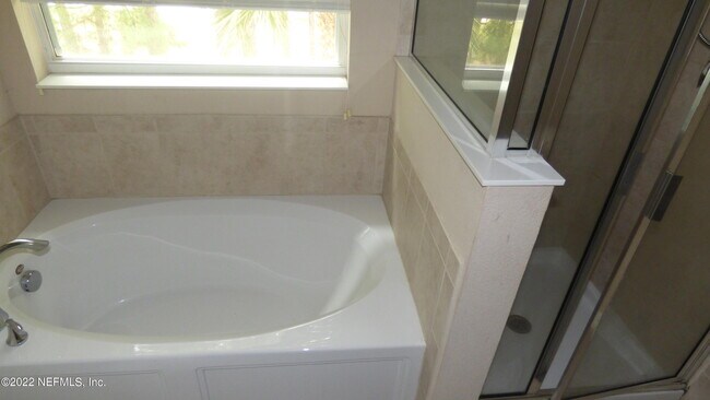 Building Photo - 625 Oakleaf Plantation Pkwy