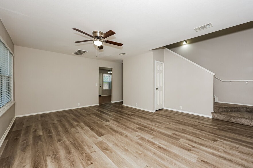 Building Photo - 1006 Zachary Dr