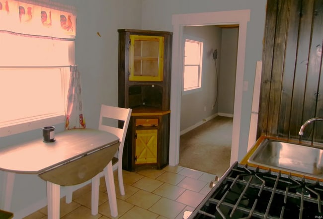 Building Photo - 809 Mercer Ave