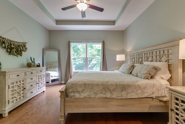 Building Photo - 3 Bed, 2 Bath One Level Home w/ Hardwood T...