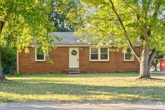 Building Photo - 580 Donna Dr