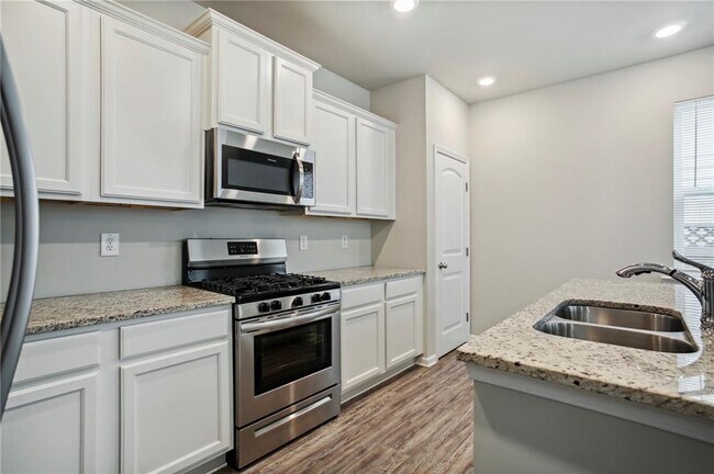 Building Photo - 212 Ridge Valley Dr