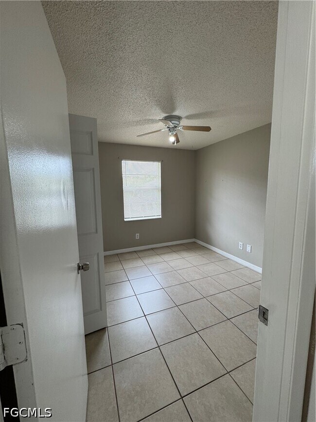 Building Photo - 1112 Gifford Ave S