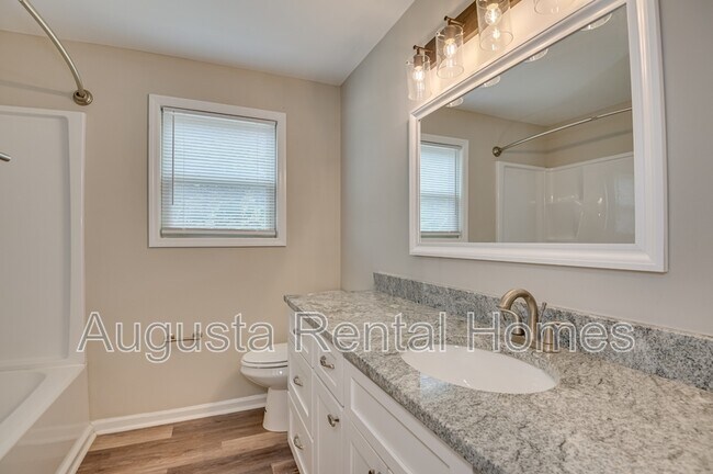 Building Photo - 1402 Johns Rd