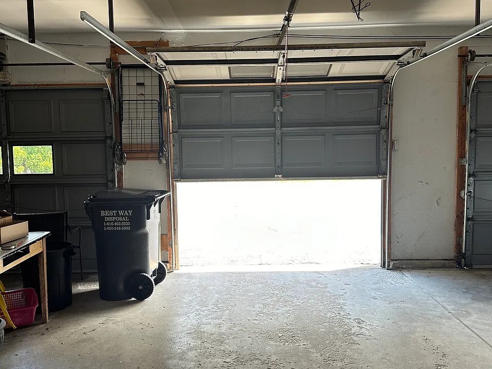 Covered Garage - 2624 Cherrywood Ct