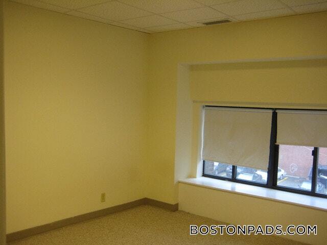 Building Photo - 62 Boylston St