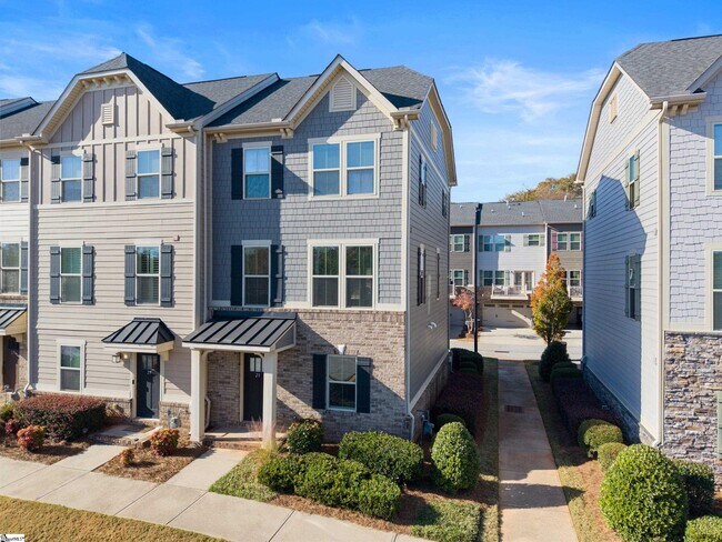 Primary Photo - 23 Itasca Dr