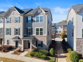 Building Photo - 23 Itasca Dr