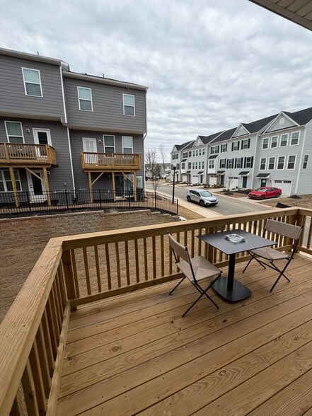 Building Photo - 2553 Ellen Ave