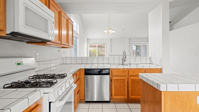 Building Photo - Charming 3 bedroom home in Pheasant Run