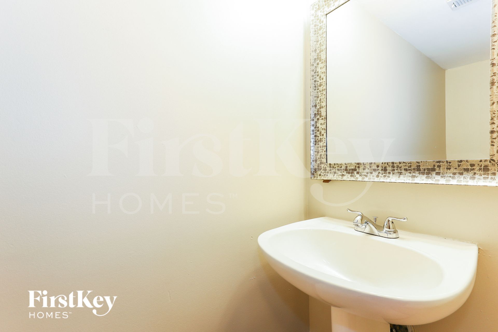 Building Photo - 1662 Park Vista Ln