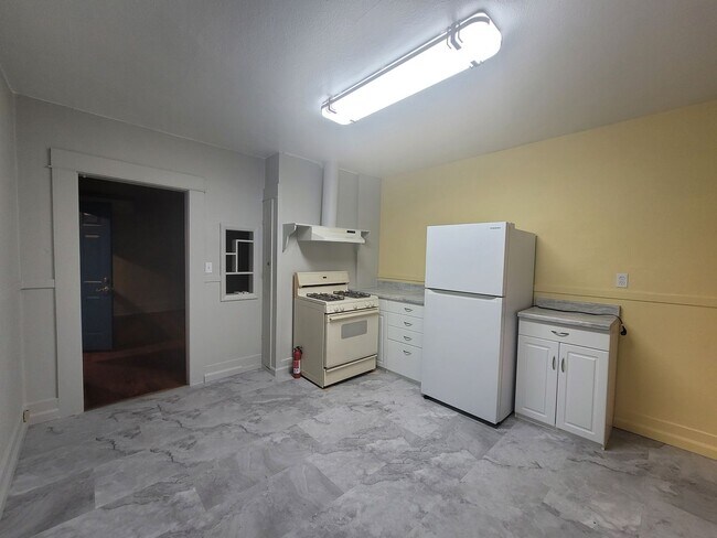 Building Photo - Charming 2 bed 1 bath