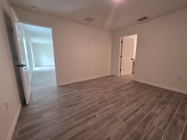 Building Photo - 6779 Abelson Ave