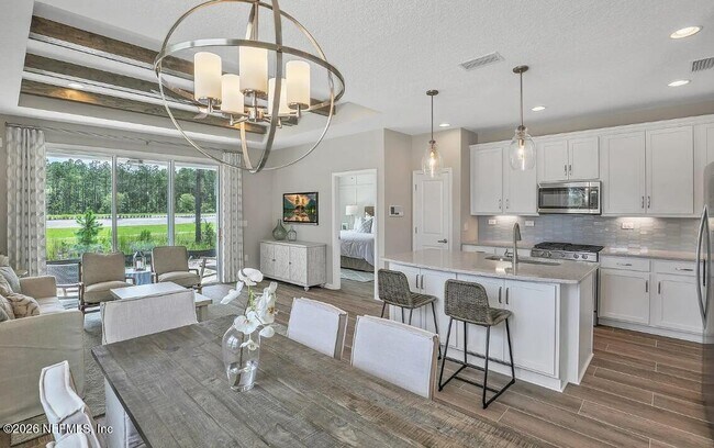 Building Photo - 766 Cherry Elm Dr