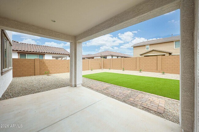 Building Photo - 14784 W Smoketree Dr