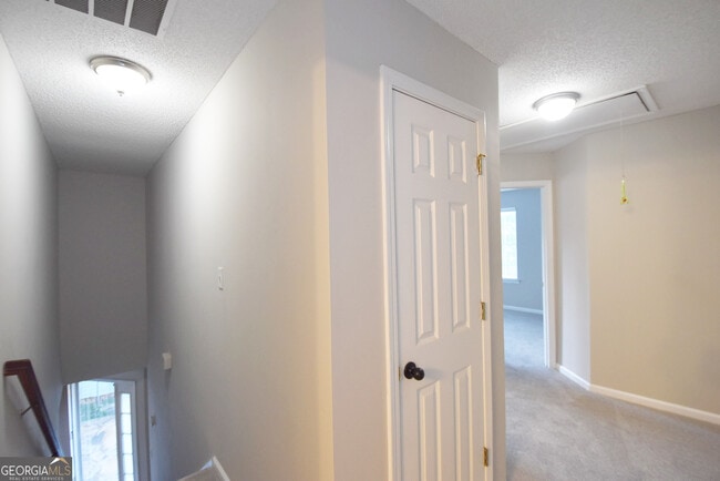 Building Photo - 571 N Fairfield Dr