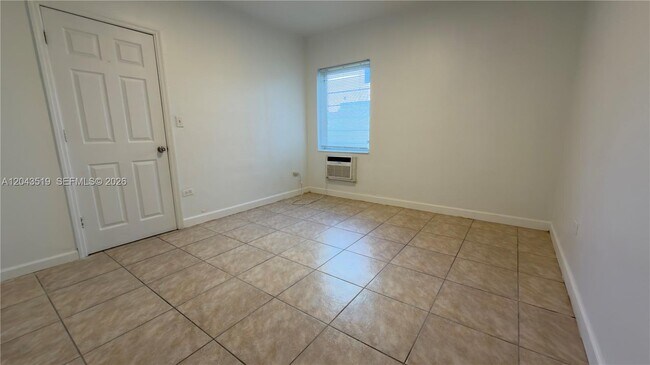Building Photo - 808 84th St