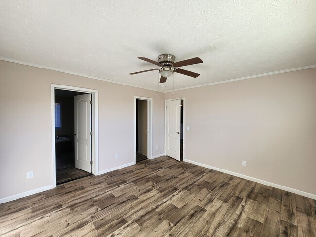 Building Photo - 312 McLean Heights Ct