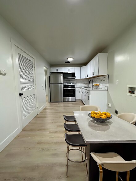 Building Photo - 1340 S 200 E