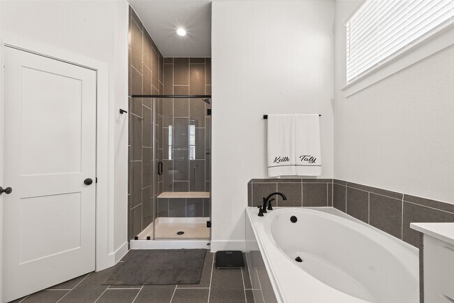 Building Photo - 21163 Medina River Dr