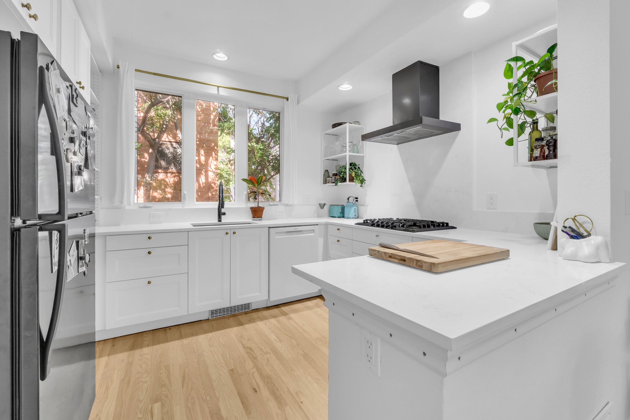 Kitchen - 1619 N Franklin St