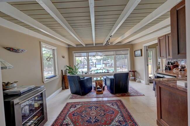 Building Photo - 2150 Tanbark Ln