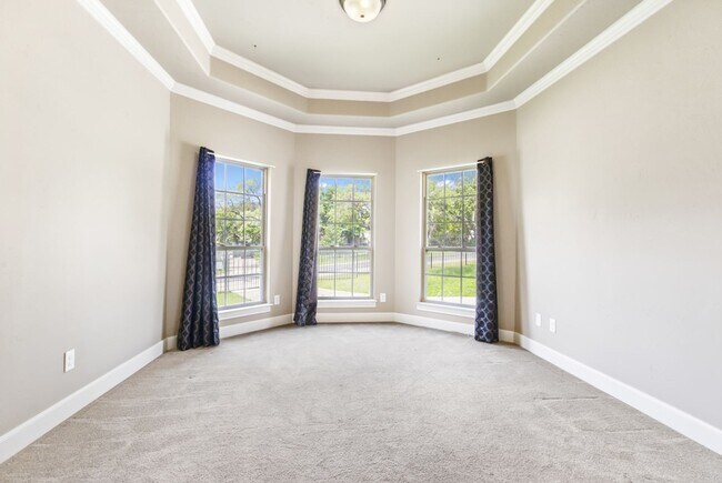 Building Photo - 8210 Roy Ln