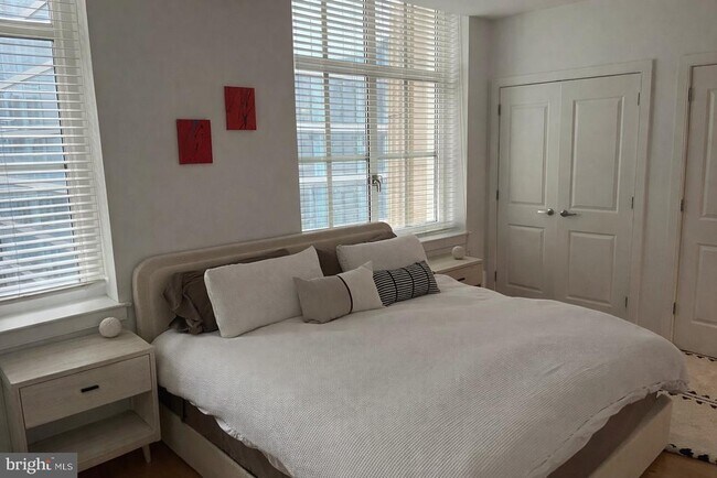 Building Photo - 111 S 15th St