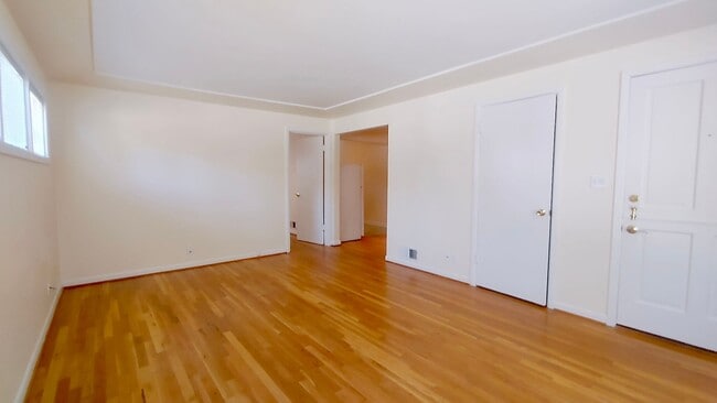 Building Photo - Great One Bedroom Unit Located In Multnoma...