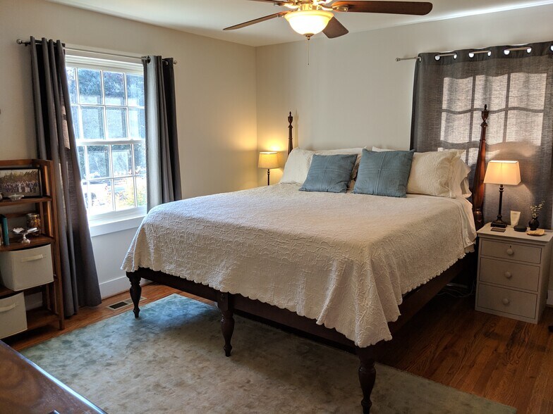 main bedroom - 4440 6th Ave S