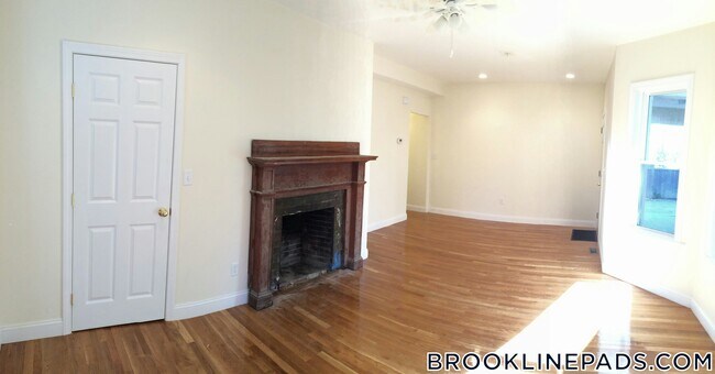 Building Photo - 172 Fuller St