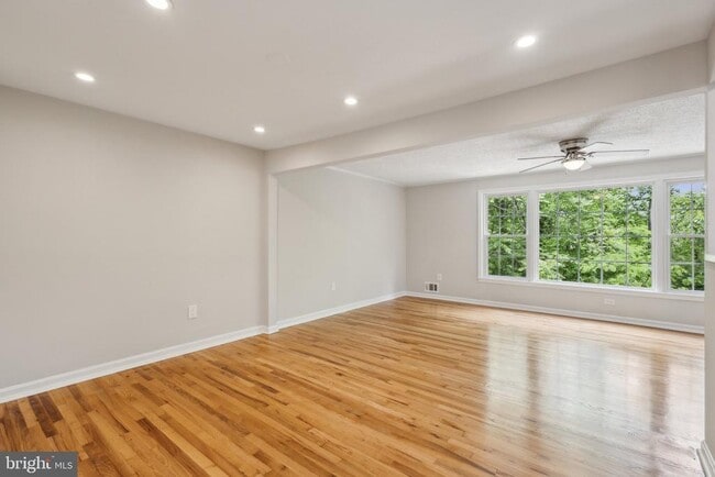 Building Photo - 1204 Fox Run Pl