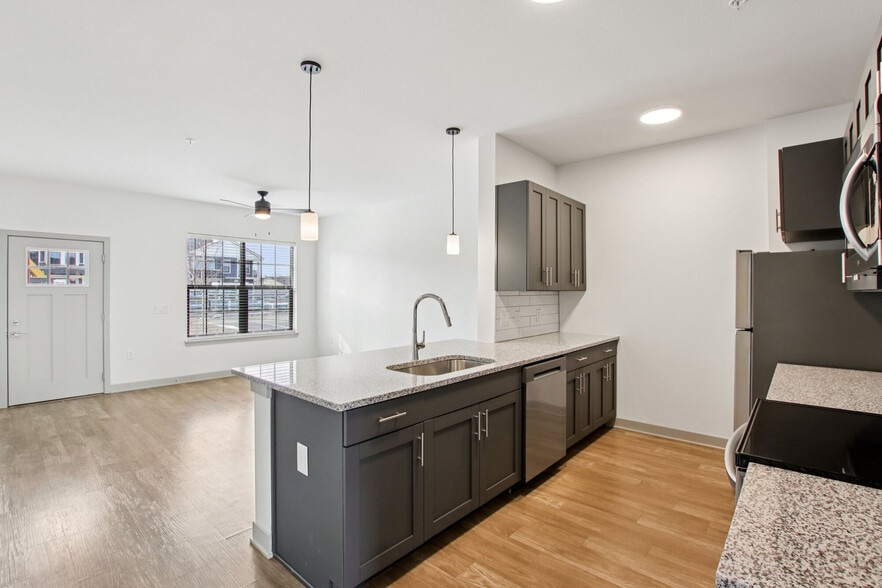 Building Photo - Kensington Gardens