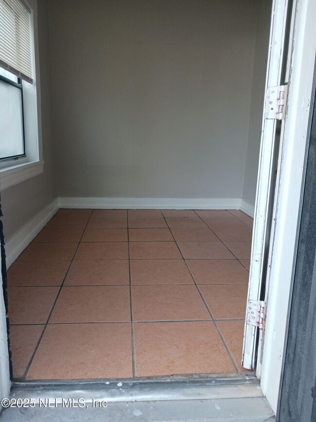 Building Photo - 110 E 15th St