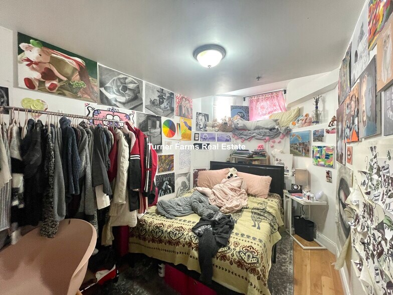 Building Photo - 243 Northampton St